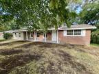 Nic E 3B/1.5B For rent in Florence, AL #69 E Lakeside Dr
