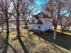 2083 LINDEN RD Hiawatha, KS