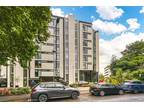 Turnham Green, Greater London, 3 bedroom flat/apartment for sale in Edmunds