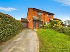 2 bed house for sale in Harrison Close, RG10, Reading