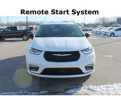 2024 Chrysler Pacifica Limited is a White 2024 Chrysler Pacifica Limited Car for Sale in Bay City MI