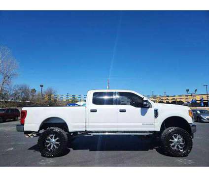 2017 Ford F250 Super Duty Crew Cab for sale is a White 2017 Ford F-250 Super Duty Car for Sale in Tyler TX