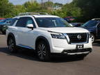 2024 Nissan Pathfinder White, 176 miles