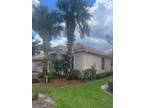 2022 Fairmont Ln, Naples, FL 34120