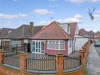 3 bed house for sale in Ewellhurst Road, IG5, Ilford