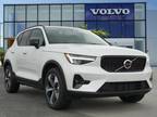 2024 Volvo XC40 B5 Plus Dark Theme