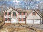 4118 Sycamore Ln - East Stroudsburg, PA 18301 - Home For Rent