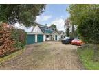 3 bedroom detached house for sale in Potterne, Devizes, Wiltshire, SN10 5QF