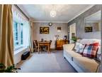 2 bedroom maisonette for rent in Kingston Avenue, East Horsley, Leatherhead