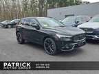 2024 Volvo XC60 Recharge Plug-In Hybrid Ultimate Black Edition