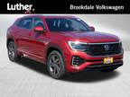 2024 Volkswagen Atlas Red