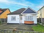 3 bedroom bungalow for rent in York Road, Ashingdon, Esinteraction, SS4