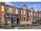 2 bedroom flat for sale in Wotton Road, Cricklewood, NW2