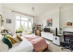 Gospel Oak, Greater London, 4 bedroom flat/apartment for sale in Parliament Hill