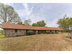 2804 S Roberta Rd, Out of State, TX 74701