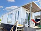 Vicarage Lane, Hoo ME3 1 bed houseboat for sale -