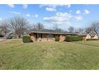 501 E Scotland Dr, Irving, TX 75062