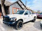 2005 Dodge Ram 1500 4dr Quad Cab 140.5 WB SLT