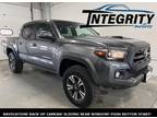 2017 Toyota Tacoma TRD Sport Double Cab 5' Bed V6 4x4 AT
