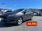 2015 Ford Fiesta 4dr Sdn SE