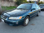 1998 Toyota Camry LE 4dr Sedan