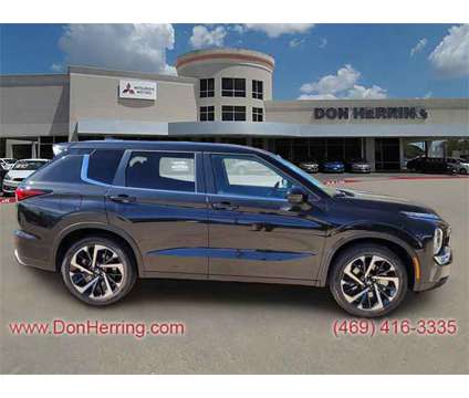 2024 Mitsubishi Outlander SE is a Black 2024 Mitsubishi Outlander SE SUV in Plano TX