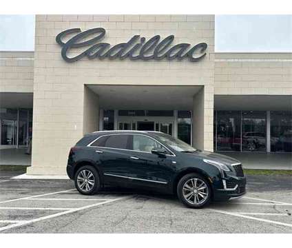 2024 Cadillac XT5 Luxury is a Silver 2024 Cadillac XT5 Luxury SUV in Stuart FL