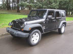 2011 Jeep Wrangler Unlimited 4WD 4dr Sahara - Excellent condition