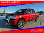 2014 Nissan Titan SL 4x4 4dr Crew Cab SWB Pickup