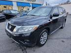 2013 Nissan Pathfinder 3rd row seat, AWD, Automatic transmission, Clean title