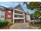 2 bed flat to rent in Poole, BH14, Poole