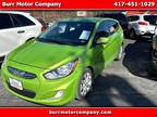 2013 Hyundai Accent SE 5-Door