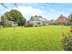 4 bedroom bungalow for sale in Bank Street, Stalham, Norwich, NR12