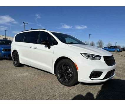 2024 Chrysler Pacifica Touring L is a White 2024 Chrysler Pacifica Touring Car for Sale in Southaven MS