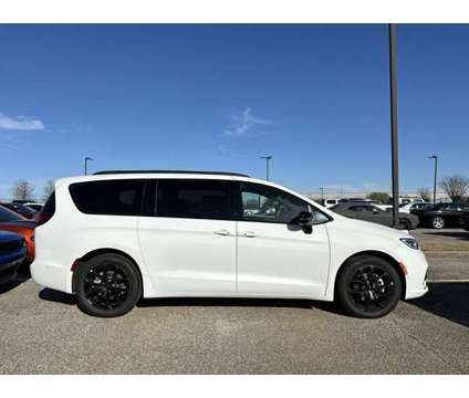 2024 Chrysler Pacifica Touring L is a White 2024 Chrysler Pacifica Touring Car for Sale in Southaven MS