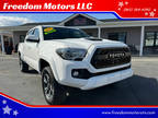 2017 Toyota Tacoma TRD Sport 4x4 4dr Double Cab 5.0 ft SB 6A