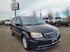 2014 Chrysler Town & Country Touring Minivan 4D