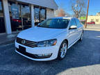 2015 Volkswagen Passat 1.8T SE Sedan 4D