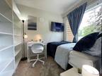 Welcoming double bedroom near Mac Ewan University