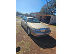 2006 Lincoln Town Car Signature 4dr Sedan