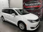 2017 Chrysler Pacifica Touring-L Minivan 4D