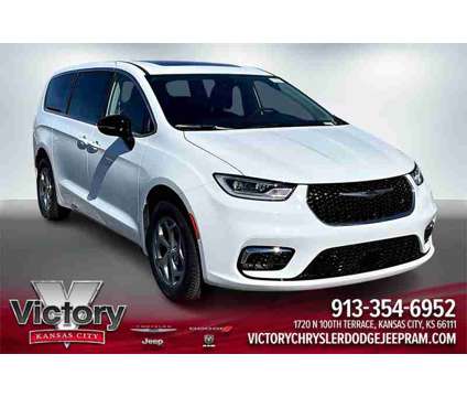 2024 Chrysler Pacifica Limited is a White 2024 Chrysler Pacifica Limited Car for Sale in Kansas City KS