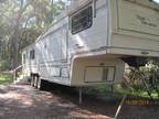 5th wheel camping trailer