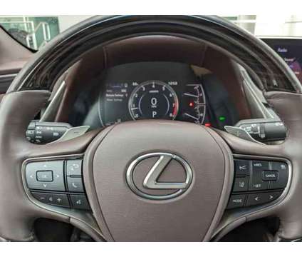 2019 Lexus ES 350 Ultra Luxury is a Yellow 2019 Lexus es 350 Sedan in Naples FL