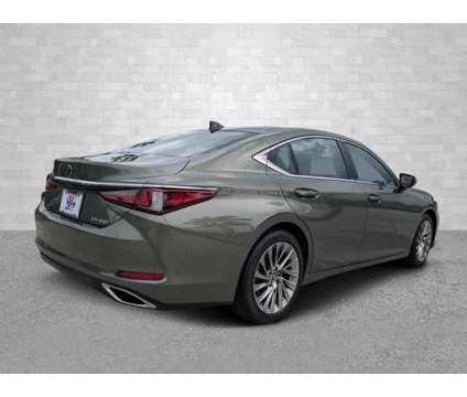 2019 Lexus ES 350 Ultra Luxury is a Yellow 2019 Lexus es 350 Sedan in Naples FL