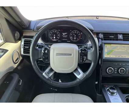 2019 Land Rover Discovery SE is a White 2019 Land Rover Discovery SE SUV in Lincolnwood IL