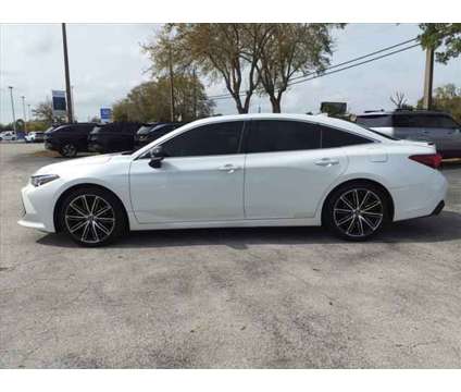 2019 Toyota Avalon XSE is a White 2019 Toyota Avalon XSE Car for Sale in Cocoa FL