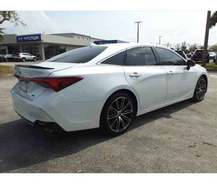 2019 Toyota Avalon XSE is a White 2019 Toyota Avalon XSE Car for Sale in Cocoa FL