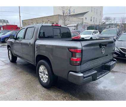 2022 Nissan Frontier Crew Cab SV 4x4 is a 2022 Nissan frontier Truck in Fall River MA