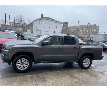 2022 Nissan Frontier Crew Cab SV 4x4 is a 2022 Nissan frontier Truck in Fall River MA